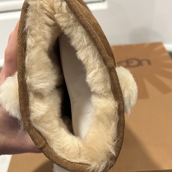 UGG Australia kids tall boots size 1 - Picture 3 of 6